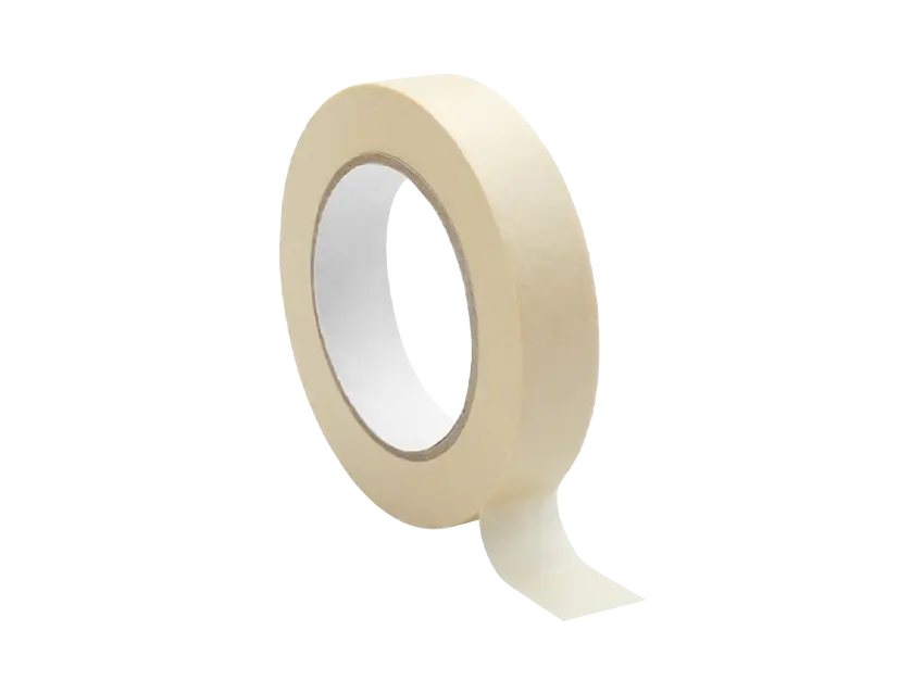 Nahaufnahme von Klebeband Rolle auf schwarzem Hintergrund. Kreppklebeband zum Kleben und Heften.